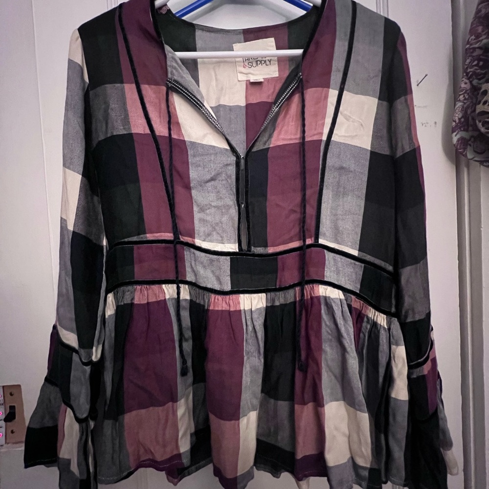 Bell sleeve blouse